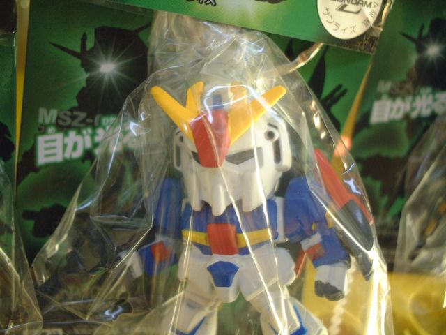 Zガンダムライト内蔵モビルスーツキーホルダー: ぬいぐるみの森